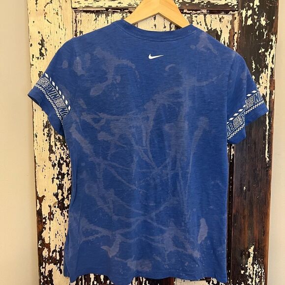 EUC customized women’s Nike dri-fit T-shirt size M. - Picture 6 of 7